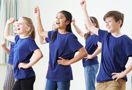 Durchführung eines Schulprojekts zu Tanz und Theater mit Kindern 