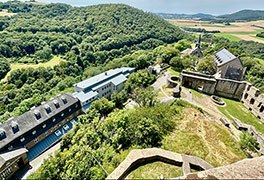 Blick von oben auf die Jugendherberge Thallichtenberg